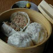 吉亭自家製手造りの牛しゅうまい。一日数量限定で提供しております。