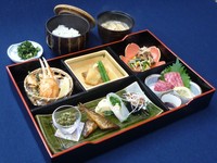 和食懐石のお弁当です。（７品）
※3日前までのご予約を頂戴しております。