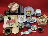 米沢牛しゃぶコースを懐石風に仕立て、さらに米沢牛おまかせミニステーキ付きになっているフルコースです。