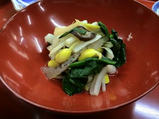 汁物ではなく、具だくさんのお浸しが米沢名物の『冷や汁』