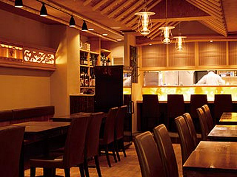 簾で仕切られるので、半個室感覚で使えます。