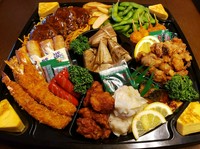 当店で人気の品をぎゅーっと詰め込みました！！なかなか外食が難しい昨今ですが、愛情こめて作ります！自宅でゆっくりとした時間をすごしてくださいね！
お気軽にお問い合わせください。