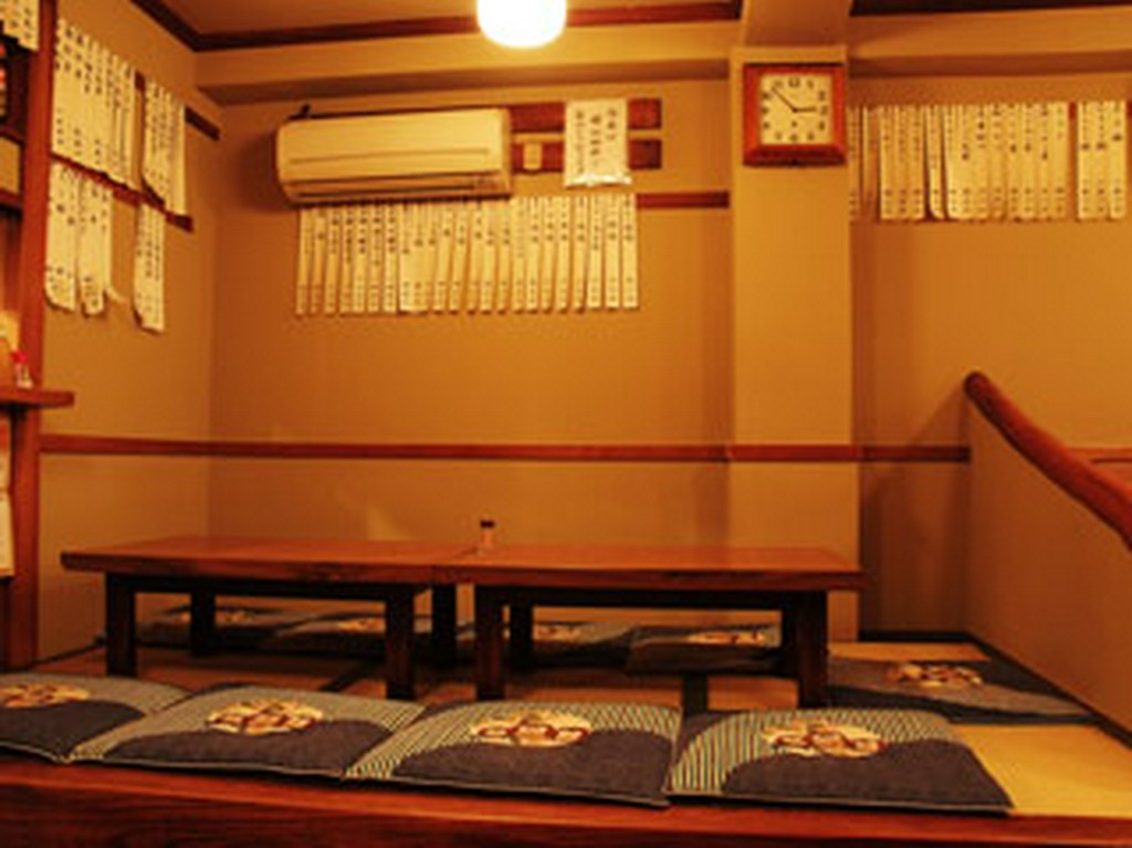 8名様迄のお座敷席も有り