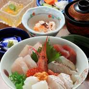 新鮮な海の幸を使った、海鮮丼