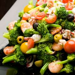 魚介と新鮮野菜のマリネ ティオペペとラズベリー風味