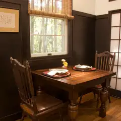 窓辺の景色が絵画のよう。大切な人と過ごすひとときにぴったり