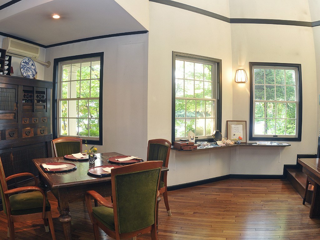 くつろいで、笑顔あふれる食卓を囲んでほしいと願います