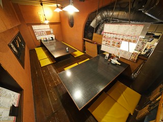 宴会場　10-18名