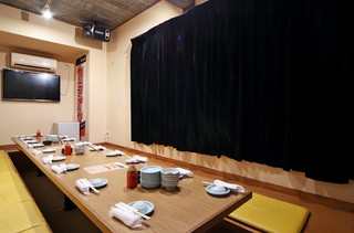 中２階席　8-12名