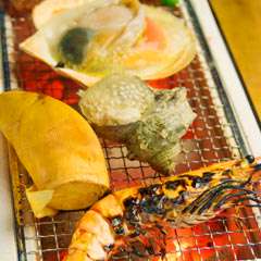 旬の新鮮魚介を、七輪焼で香ばしく焼き上げる！