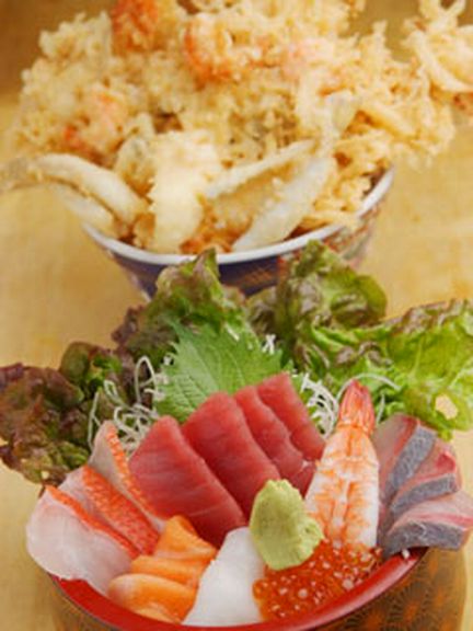 ボリュームたっぷりの丼ランチも！　500円〜
