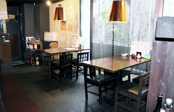 会社帰りの憩いの場、楽しく飲んでゆっくりとくつろいで
