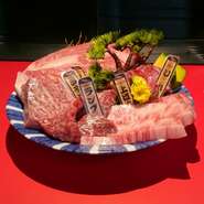 黒毛和牛の美味しさ、赤身系をはじめ霜降りの部位まで常時入荷。
もちろん本格焼酎も多く取り揃えています。