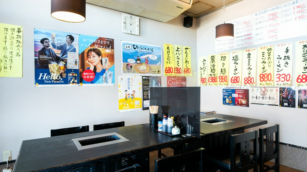 車椅子でも気軽に利用できる、テーブル席を完備