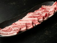 アメリカ産の最上級のカルビ。和牛とはまた一味違う美味しさです。