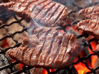 利久自慢の牛たん焼と親方厳選素材を豪快に使ったコース！お一人様+2,000円(＋税）で90分飲み放題！
