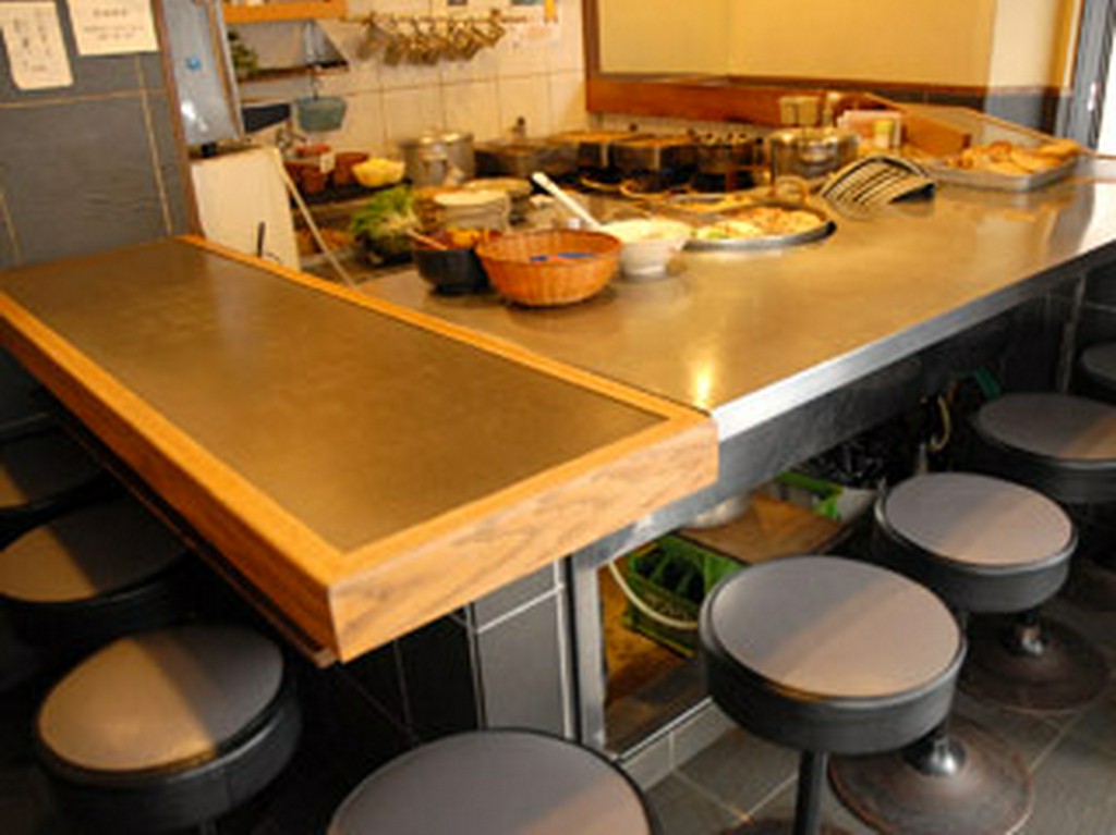 お一人様から気軽に入れるカウンター席