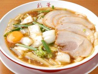 ボリューム満点の彩華ラーメンスペシャル