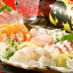 福岡玄海灘の採れたての鮮魚や活魚を毎日長浜市場から仕入れております。