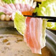 糸島産『雷山豚』はコラーゲンやビタミンＢ群が豊富に含まれていて、さらに低コレステロールでヘルシーな福岡の美味豚です。
