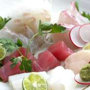 和ぁいのお造りは旬の天然の魚を吟味して使っているので、新鮮かつとってもおいしいです。