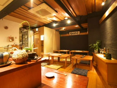 ジャズが流れるおしゃれな店内