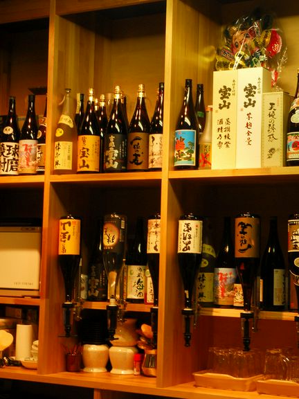 地方直送で仕入れた厳選焼酎と日本酒