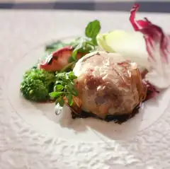 牛ほほ肉とりんごのパートフィロー包み焼き