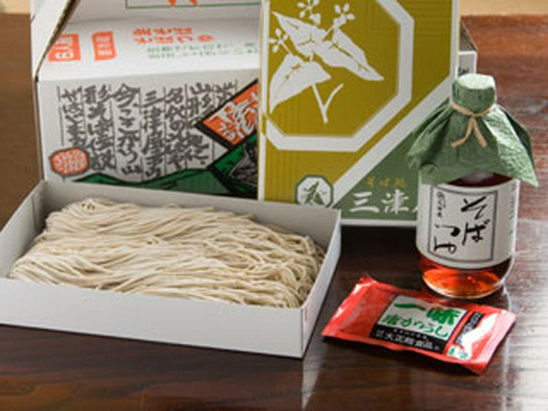 三津屋生そばセット　クール包装でお届け致します。