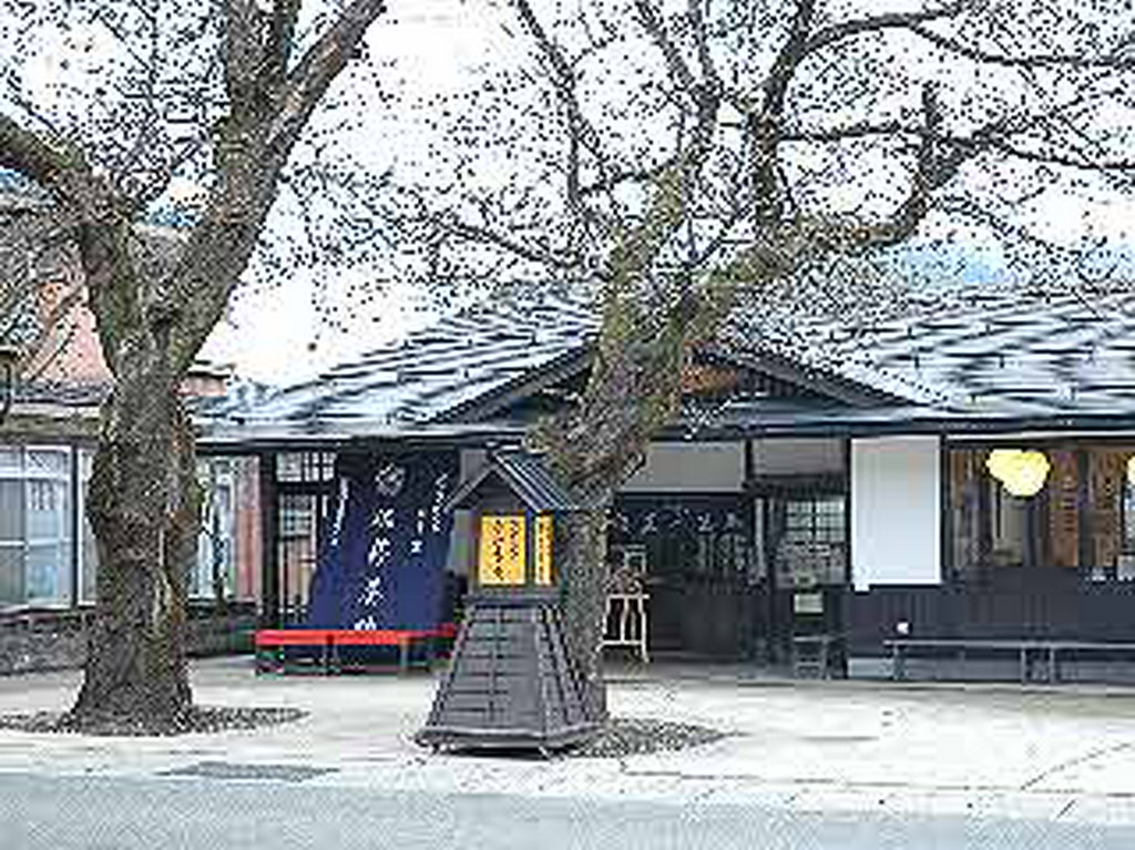 二本の桜の木が目印