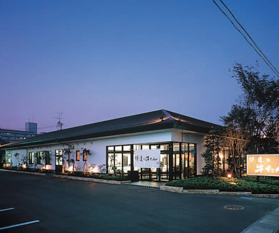 仙台東部道路東インターより車で3分。