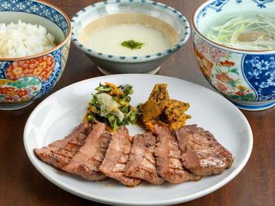 極厚芯たん定食 