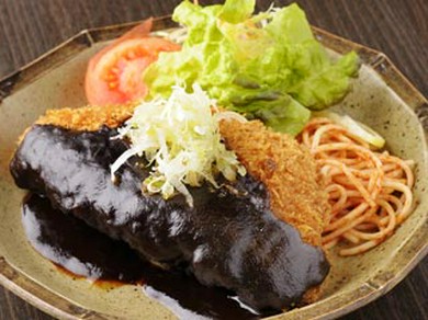 大人気！　名古屋名物　「味噌カツ」