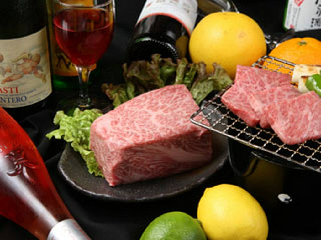 こだわり食材と料理に合うお酒の豊富さが評判です。