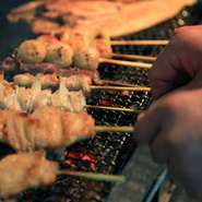 備長炭の炭火で焼く串ものや魚などの焼き物類も夢家の人気メニューです。
