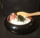 お塩で焼いた肉に相性ぴったり、にぎり寿司もご用意できます。