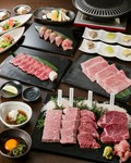 本日の小鉢
厚切り塩タン・タンカルビ・特製塩だれ・レモン
黒毛和牛特上焼肉四品盛り合わせ
和風焼き野菜
季節のサラダ
和牛特上ロースクラシタ焼きしゃぶ　玉子だれ
大トロ炙りのにぎり寿司
本日のデザート