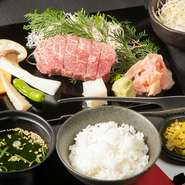 Wagyu Beef Fillet LunchSet
追加　フィレ肉一人前：5,500円
別途ランチチャージ100円と10%サービス料を頂いております。