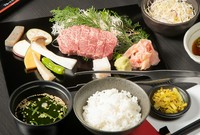 Wagyu Beef Fillet LunchSet
追加 フィレ肉一人前:5,500円
別途ランチチャージ100円と10%サービス料を頂いております。