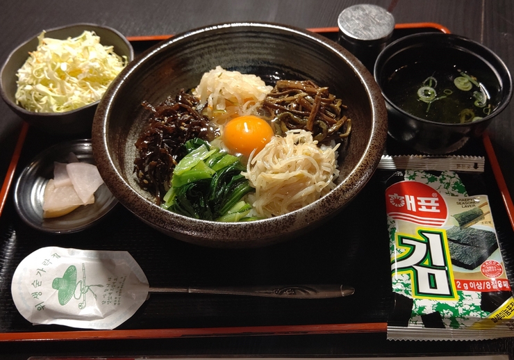 Japanese-style bibimbap (with salad, soup and pickles)