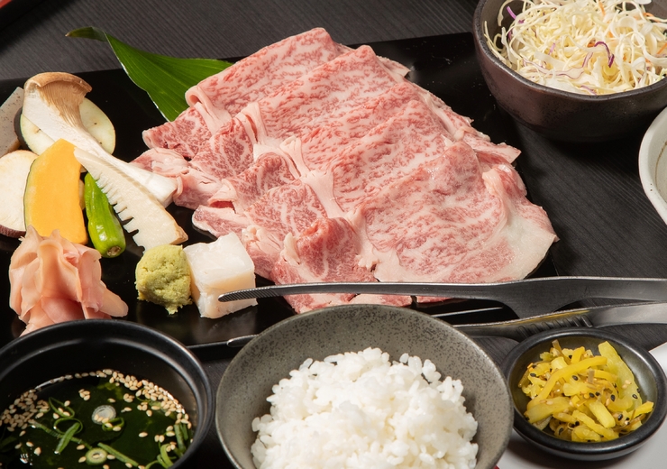 Wagyu beef shabu-shabu lunch (grilled shabu-shabu meat, egg sauce, salad, soup, rice, pickles)