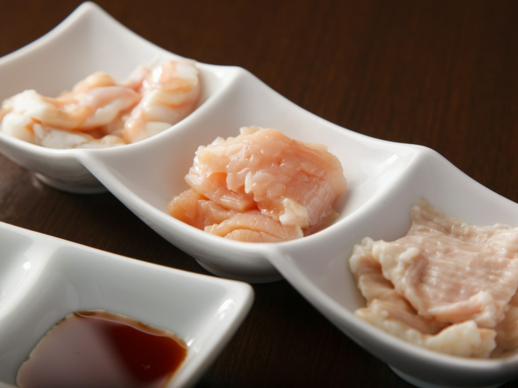 臭みがなくてさっぱり美味しく食べられる『ホルモン３種盛り』