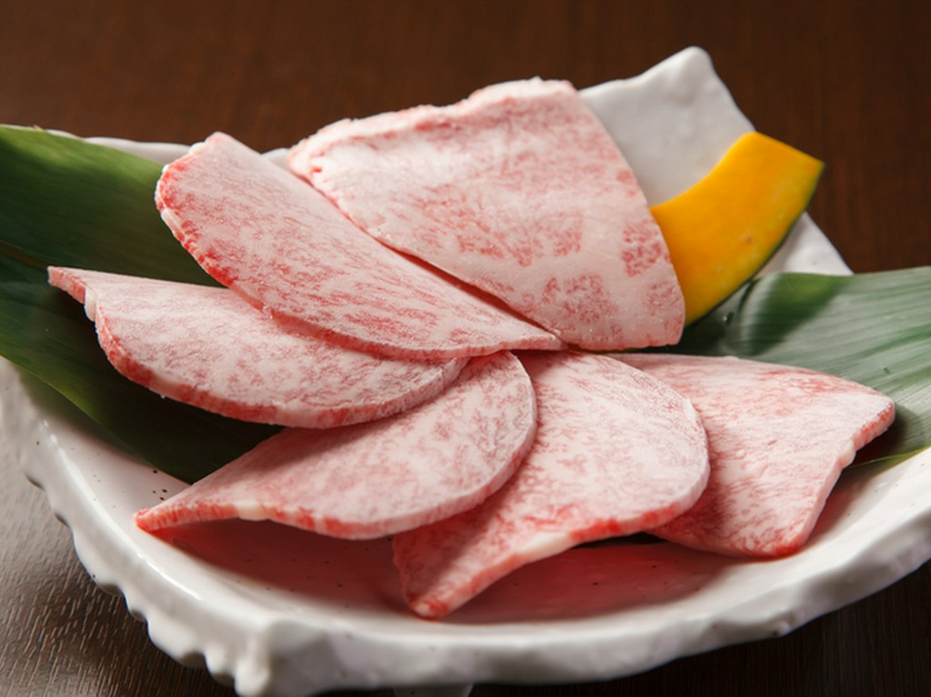 食べればとろける『上カルビ』。　塩・タレ （一皿／ハーフ）　