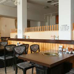 テーブル席なら友人とも、ファミリーでも様々に利用できます