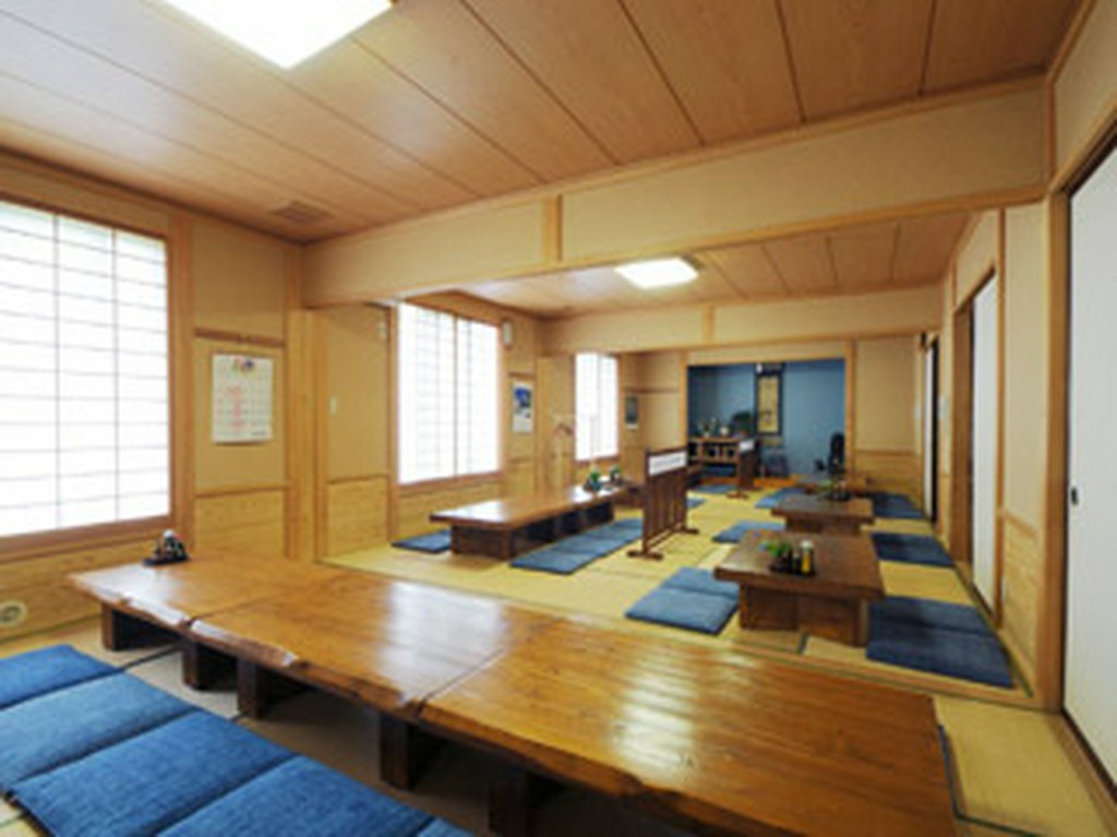自然溢れる広々とした穏やかなお店