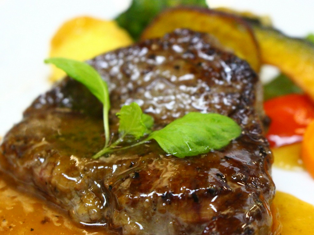 牛肉のステーキコース　130ｇUP ※部位は主に牛リブロース