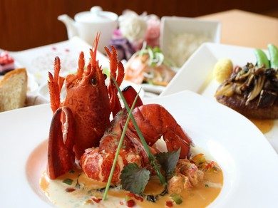 【ヒトサラ予約限定】オマール海老一尾とハンバーグのフルコース　7000円(税込み)　