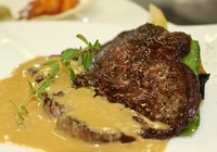 【ミニコース】前菜→スープ→牛肉ステーキ＋パンorライス→デザート→ドリンク 

※写真は130gの写真を使用しております
※お祝いの場合デザート＋500円(税込)デコレーション付きデザートも追加できます。