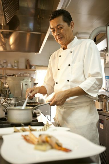 バリアフリー設計に思いを込めて店づくりをしている岡本さん