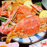 カニの姿煮をお持ち帰りできます。当店から全国発送も承っております。

